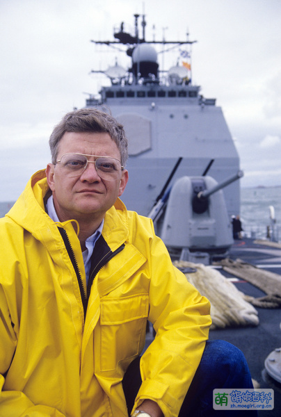 File:Tom Clancy1.jpg