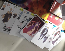 人设图（左二）