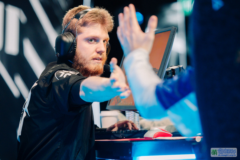 File:Lev.demon1 at vct americas.jpg