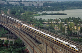 CRH380BJ-A-0504与营运用CRH380B于武汉站