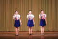 平壤少年宫登台演出的小学生的制服