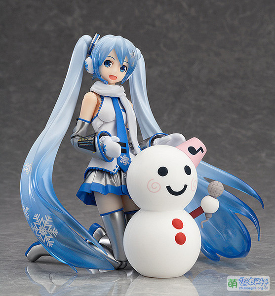 File:Yukimiku2011 figma with snowman.jpg