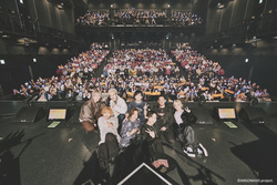 夜公演出演人员合影