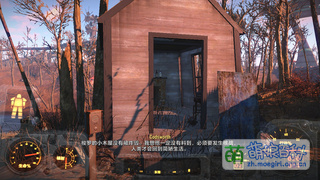 梭罗小屋特写，左边是解说设备。