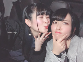 与纺木吏佐的合照