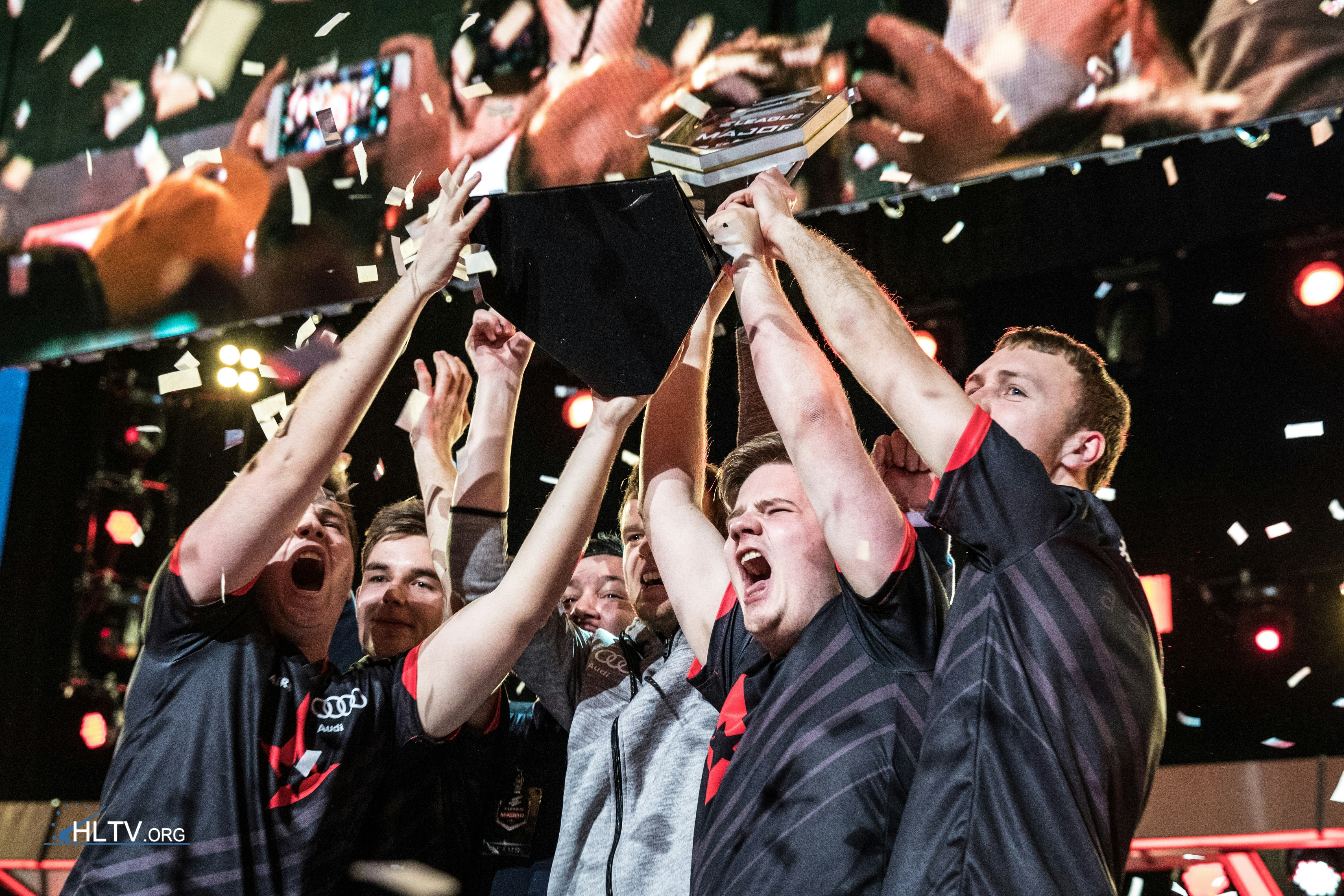 2017%E4%BA%9A%E7%89%B9%E5%85%B0%E5%A4%A7Astralis%E6%8D%A7%E6%9D%AF%E6%97%B6%E5%88%BB.jpg