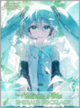 2025年世萌 绿宝石项链(注)随着第四阶段第6轮绿宝石项链结果公布，初音未来自2011年作为非动画角色在表演赛赢得海蓝宝石手镯以来，时隔5400日后作为动画角色在常规赛赢得了绿宝石项链，该数据成为世萌历史上同一角色两张海报相距时间最远的纪录