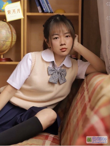 File:刘半仙 女装P图 5.png